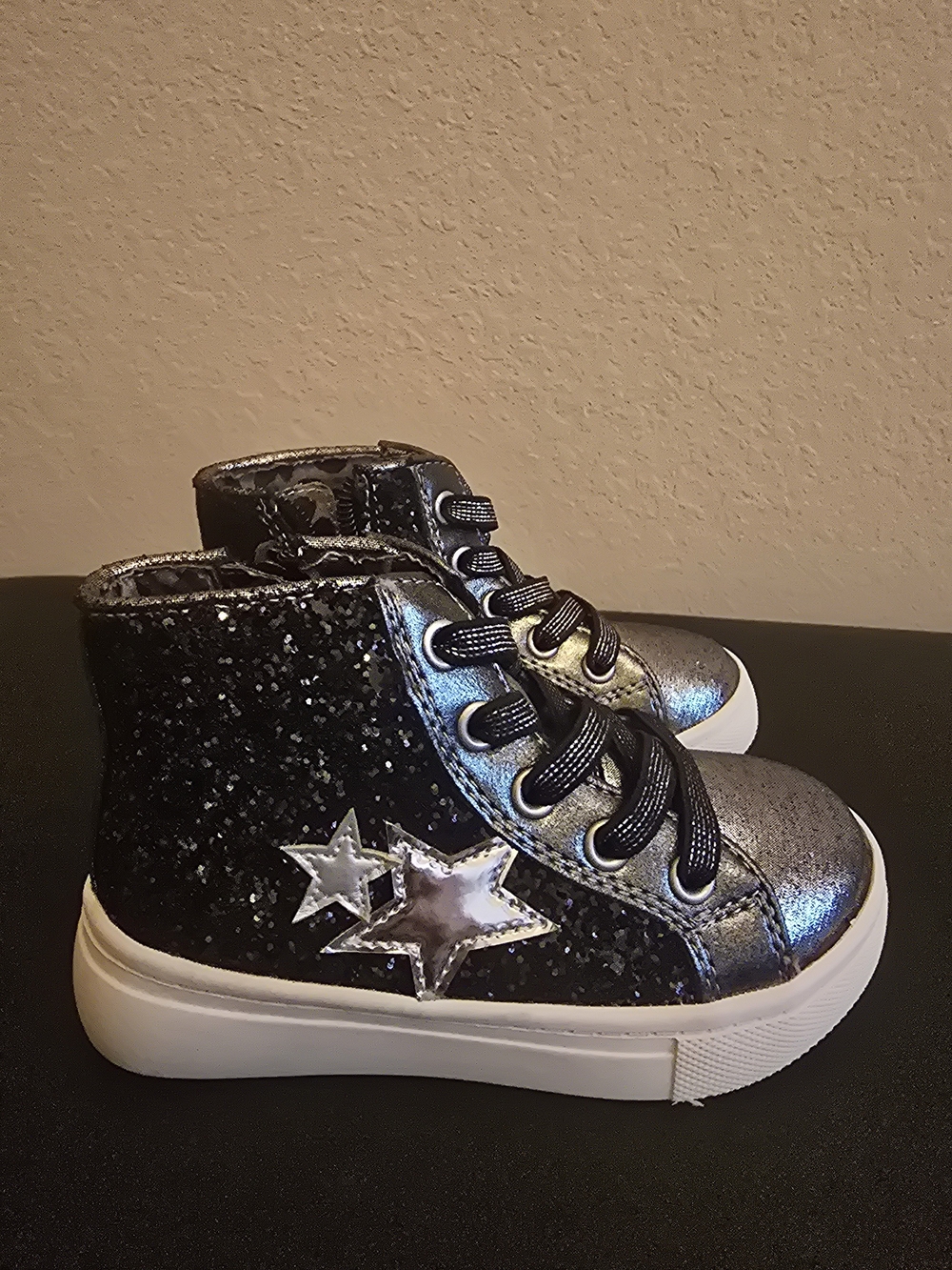 Harper Canyon Black Glitter High-Top Sneakers with Silver Star - Picture 3 of 8